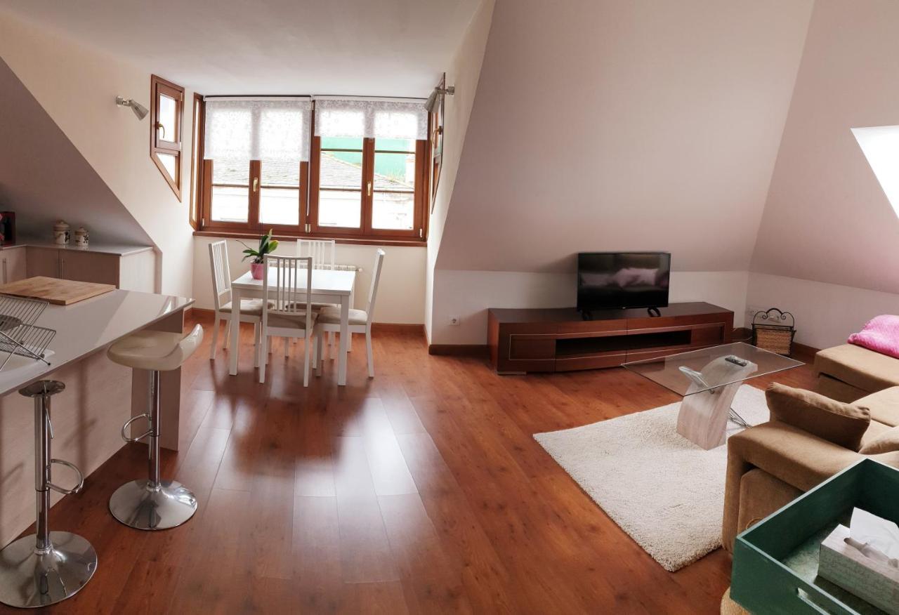 Atico Cine Colon Apartman Ribadeo Kültér fotó