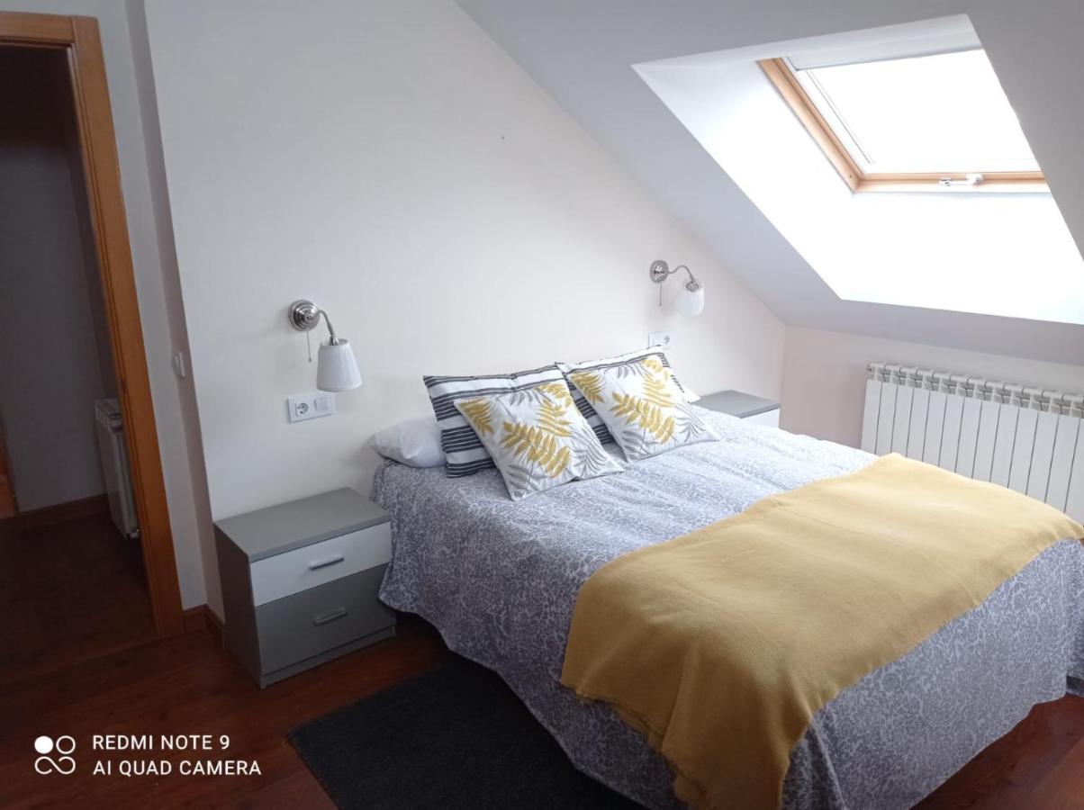 Atico Cine Colon Apartman Ribadeo Kültér fotó