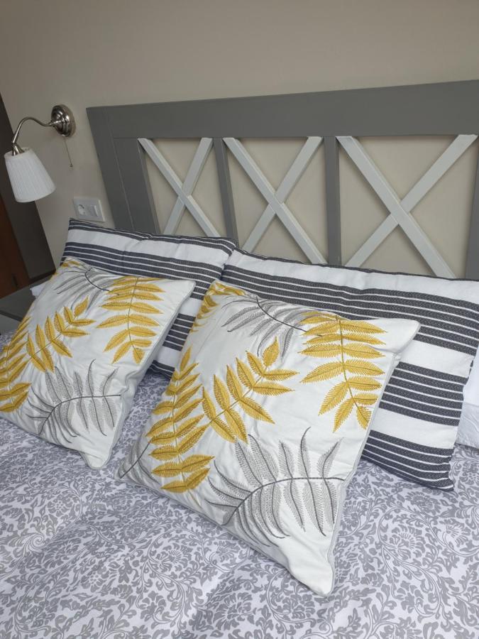 Atico Cine Colon Apartman Ribadeo Kültér fotó