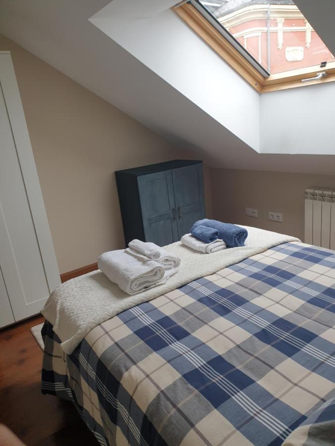 Atico Cine Colon Apartman Ribadeo Kültér fotó